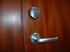AOS_Door